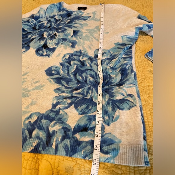 Talbots NWOT cashmere floral print sweater - size medium - Picture 4 of 5